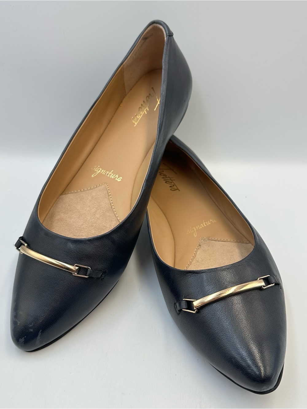 Trotters Navy Everly Flat Leather Womens 9M Cushion Comfort Slip On Call Outs